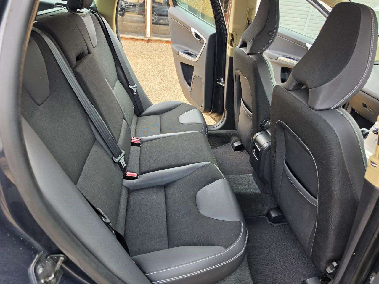2011 VOLVO XC60 2011 VOLVO XC60