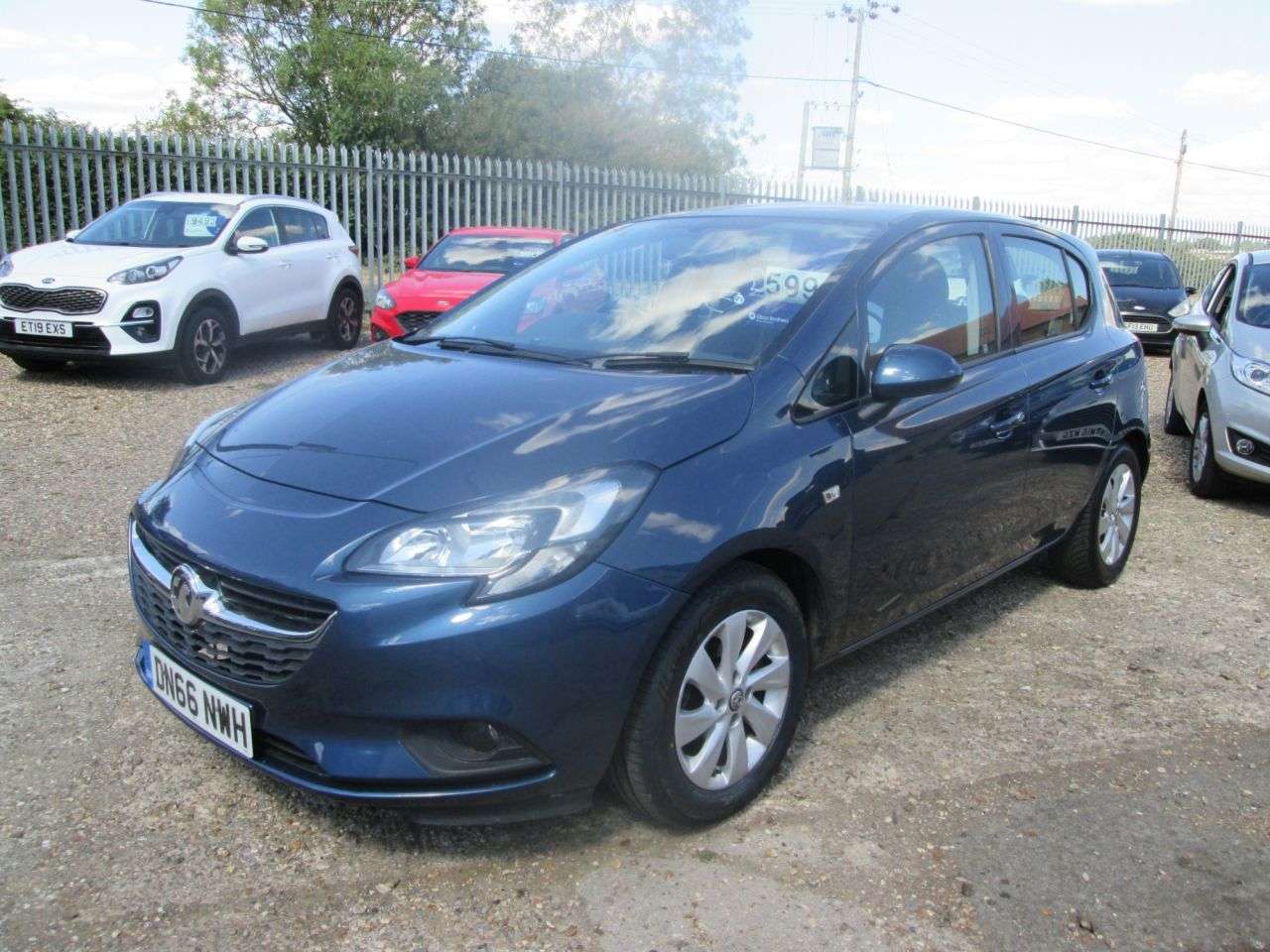 A 2016 VAUXHALL CORSA 1.4i ecoFLEX Design Hatchback 5dr Petrol Manual Euro 6 (90 ps) BLUETOOTH + A 2016 VAUXHALL CORSA 1.4i ecoFLEX Design Hatchback 5dr Petrol Manual Euro 6 (90 ps) BLUETOOTH +