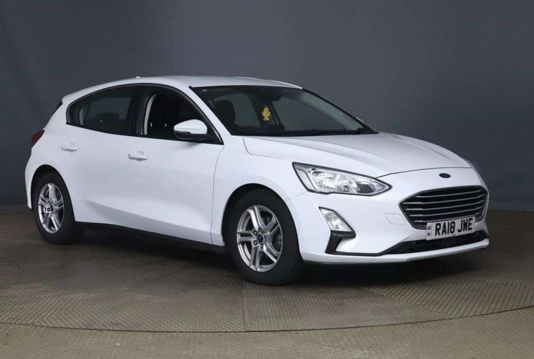 A 2018 FORD FOCUS 1.0T Zetec Hatchback 5dr Petrol Manual Euro 6 (s/s) (125 ps) ULEZ COMPLIANT A 2018 FORD FOCUS 1.0T Zetec Hatchback 5dr Petrol Manual Euro 6 (s/s) (125 ps) ULEZ COMPLIANT