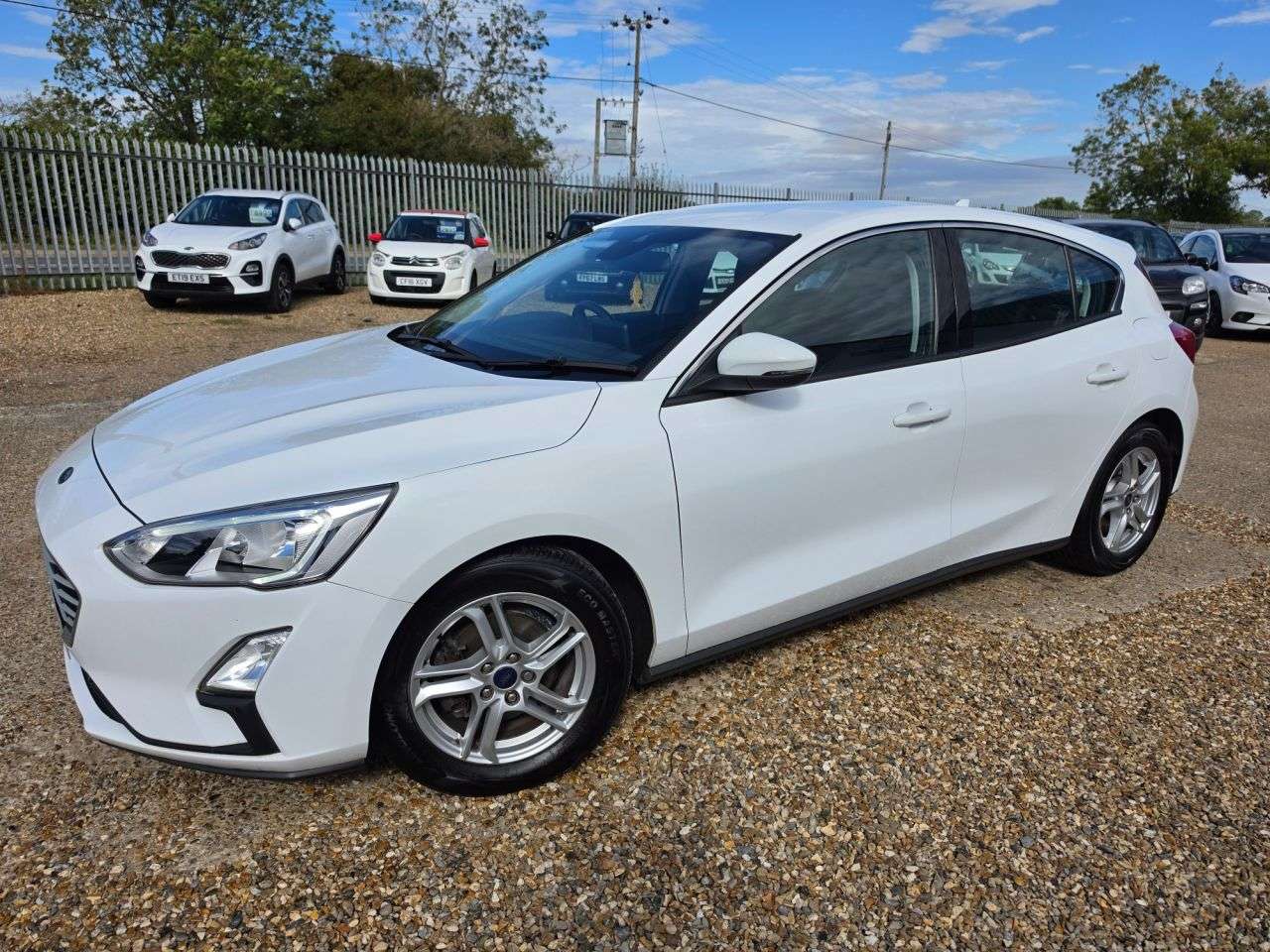 A 2018 FORD FOCUS 1.0T Zetec Hatchback 5dr Petrol Manual Euro 6 (s/s) (125 ps) ULEZ COMPLIANT A 2018 FORD FOCUS 1.0T Zetec Hatchback 5dr Petrol Manual Euro 6 (s/s) (125 ps) ULEZ COMPLIANT