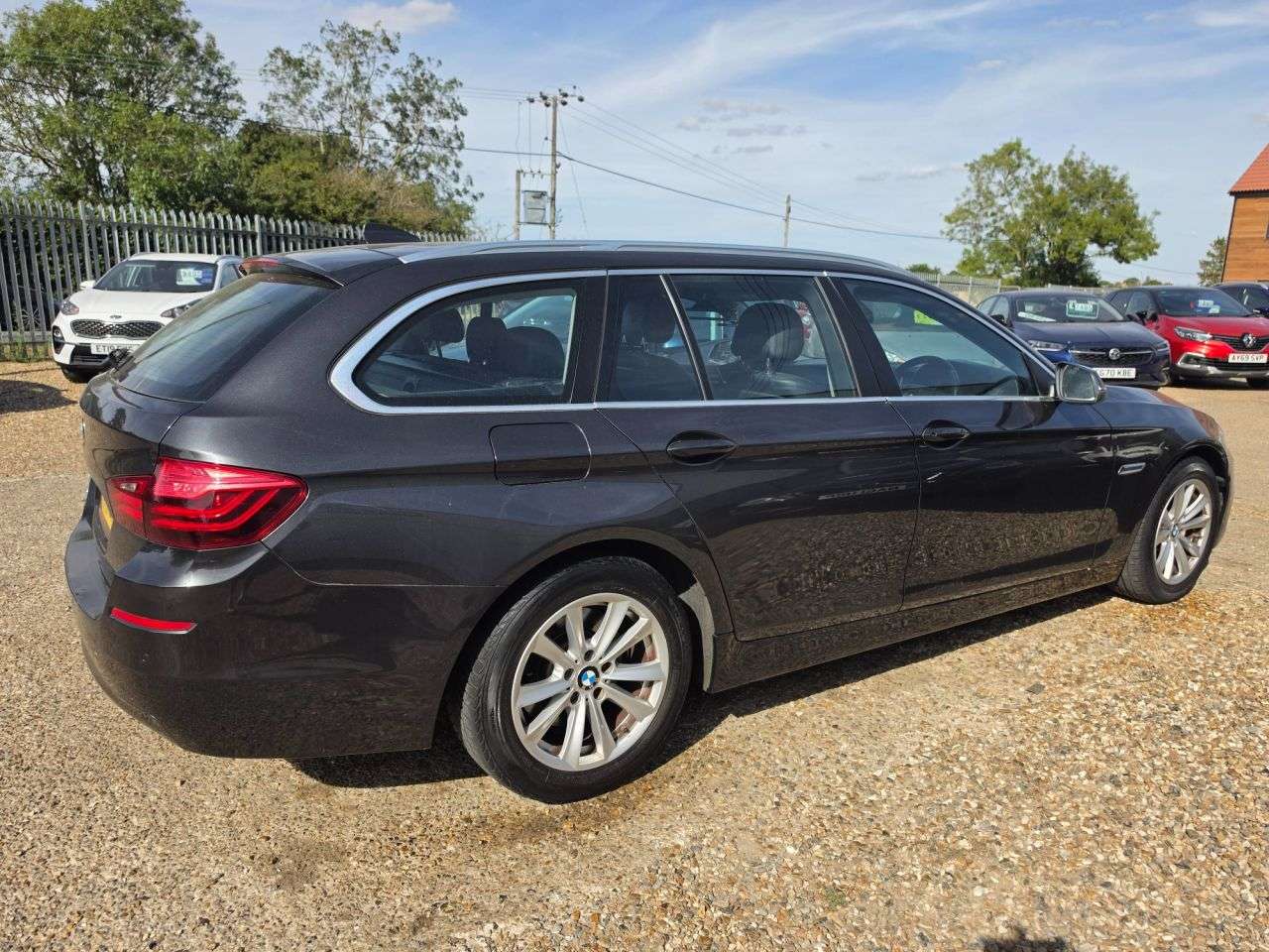 A 2014 BMW 5 SERIES 2.0 518d SE Touring 5dr Diesel Manual Euro 6 (s/s) (150 ps) FULL HEATED LEA A 2014 BMW 5 SERIES 2.0 518d SE Touring 5dr Diesel Manual Euro 6 (s/s) (150 ps) FULL HEATED LEA