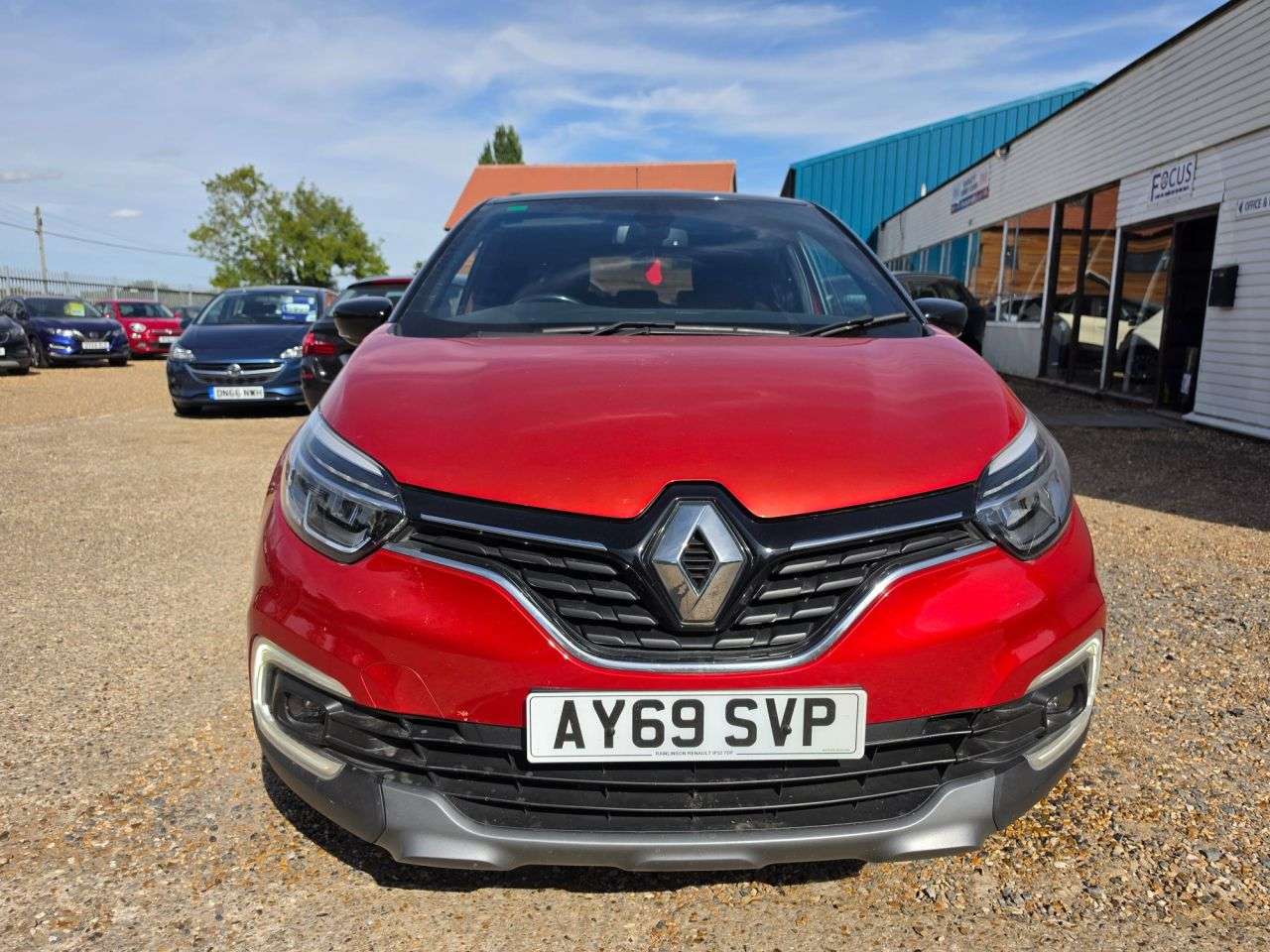 A 2019 RENAULT CAPTUR 1.3 TCe ENERGY S Edition SUV 5dr Petrol Manual Euro 6 (s/s) (130 ps) SAT NA A 2019 RENAULT CAPTUR 1.3 TCe ENERGY S Edition SUV 5dr Petrol Manual Euro 6 (s/s) (130 ps) SAT NA