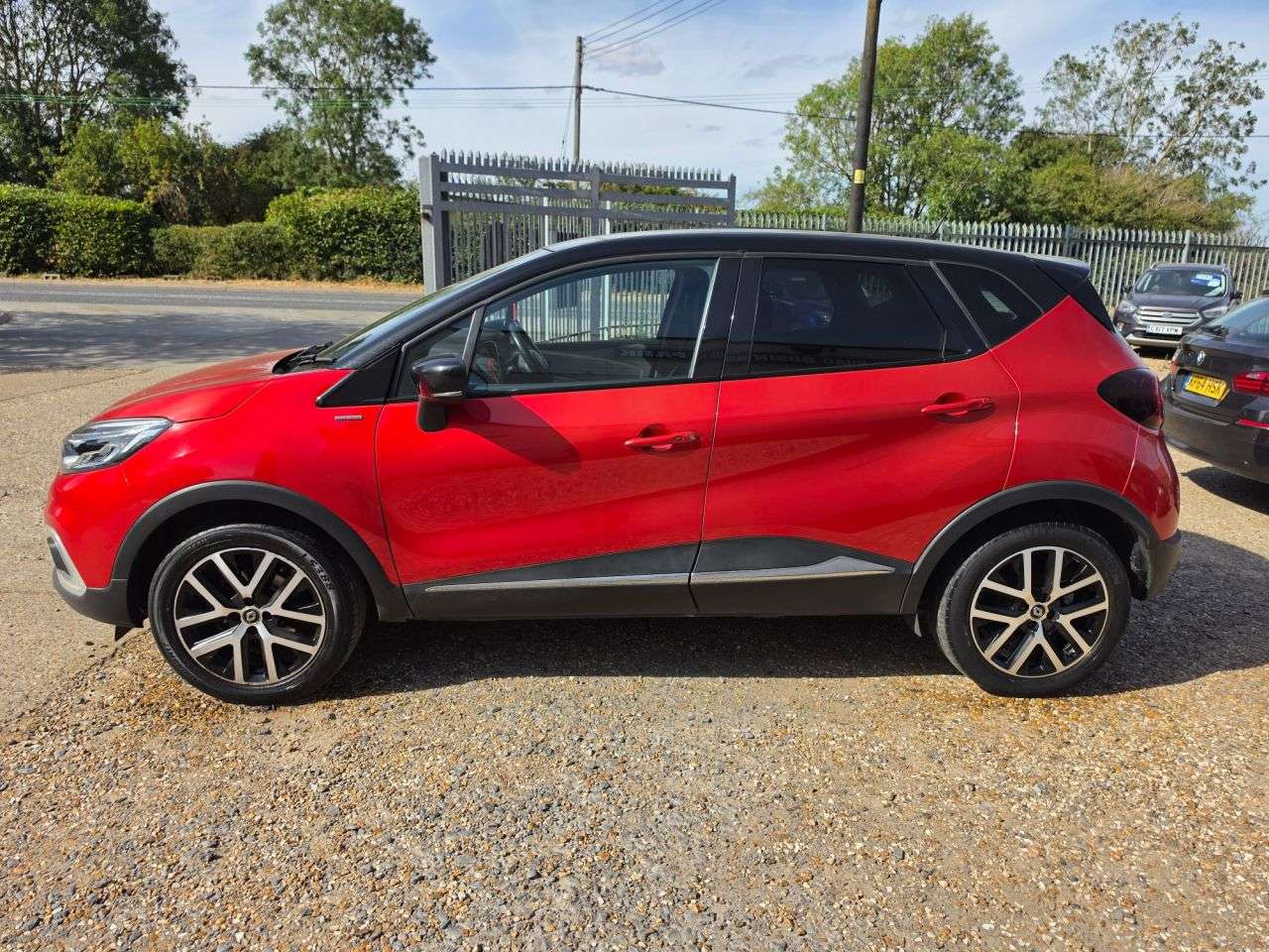 A 2019 RENAULT CAPTUR 1.3 TCe ENERGY S Edition SUV 5dr Petrol Manual Euro 6 (s/s) (130 ps) SAT NA A 2019 RENAULT CAPTUR 1.3 TCe ENERGY S Edition SUV 5dr Petrol Manual Euro 6 (s/s) (130 ps) SAT NA