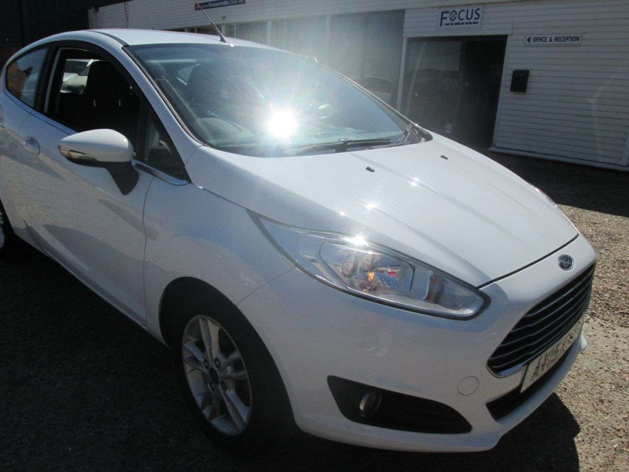 A 2015 FORD FIESTA 1.25 Zetec Hatchback 3dr Petrol Manual Euro 5 (82 ps) BLUE TOOTH AIRCON ALL A 2015 FORD FIESTA 1.25 Zetec Hatchback 3dr Petrol Manual Euro 5 (82 ps) BLUE TOOTH AIRCON ALL