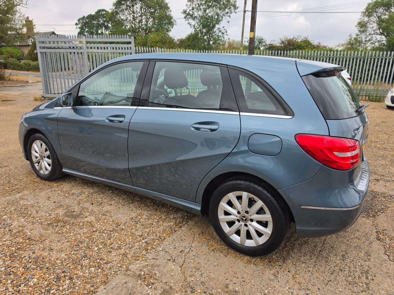 A 2014 MERCEDES-BENZ B CLASS 1.5 B180 CDI SE MPV 5dr Diesel 7G-DCT Euro 5 (s/s) (109 ps) AUTOMATIC + NAV A 2014 MERCEDES-BENZ B CLASS 1.5 B180 CDI SE MPV 5dr Diesel 7G-DCT Euro 5 (s/s) (109 ps) AUTOMATIC + NAV