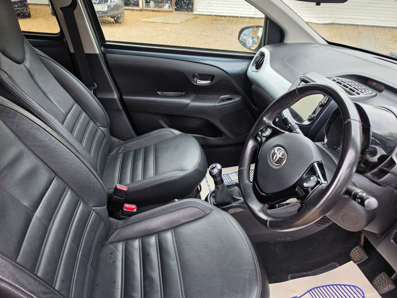 2016 TOYOTA AYGO 2016 TOYOTA AYGO