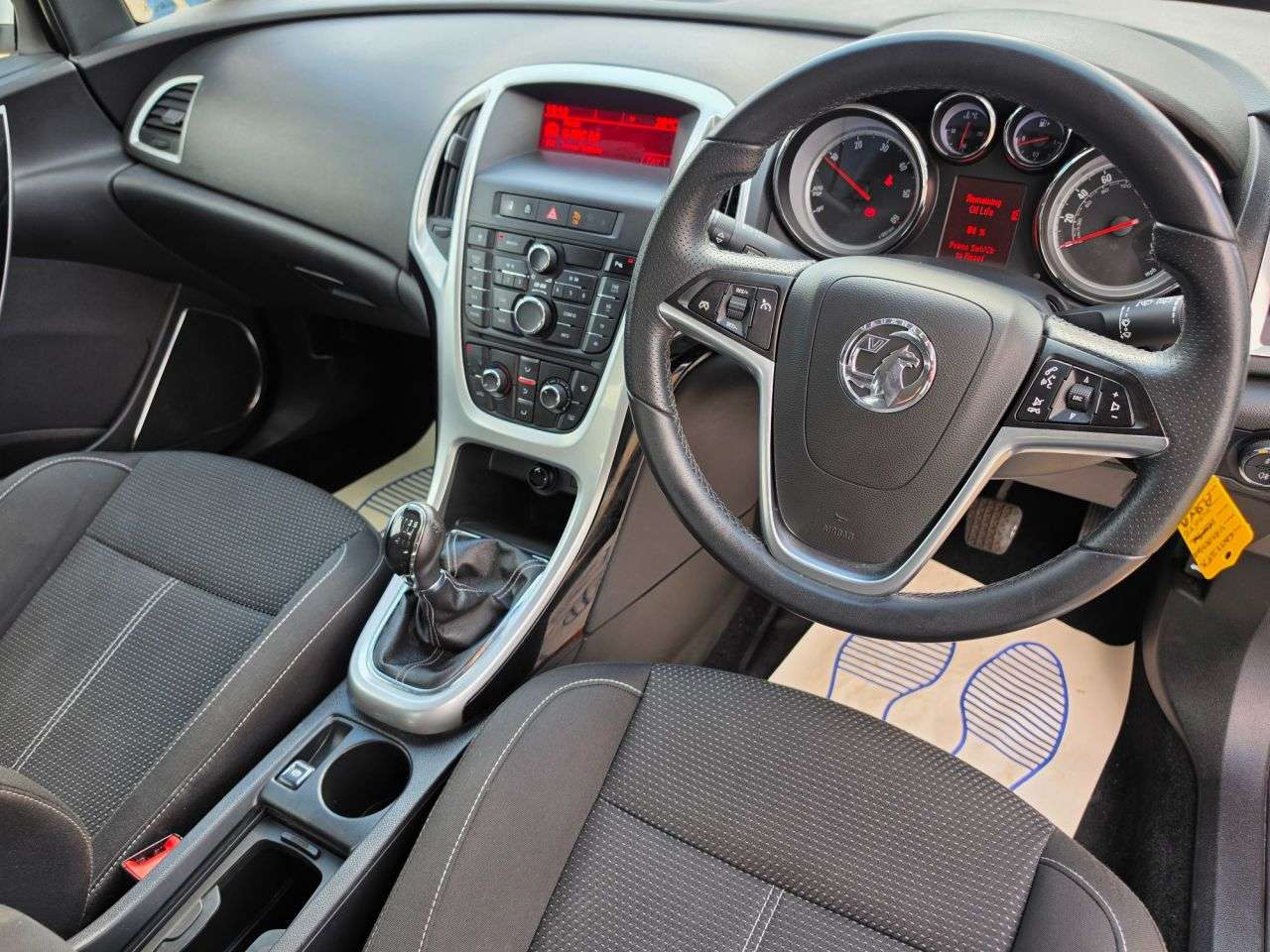 2011 VAUXHALL ASTRA 2011 VAUXHALL ASTRA