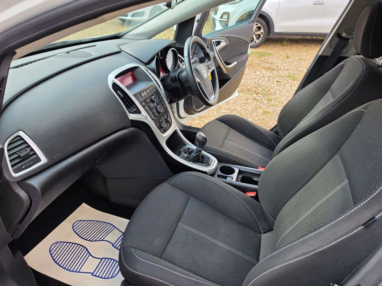 2011 VAUXHALL ASTRA 2011 VAUXHALL ASTRA
