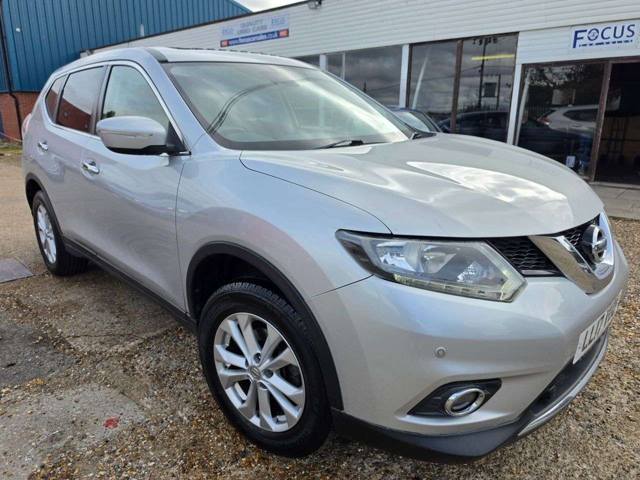 A 2017 NISSAN X-TRAIL 1.6 dCi Acenta SUV 5dr Diesel Manual Euro 6 (s/s) (130 ps) SMART VISION PAC A 2017 NISSAN X-TRAIL 1.6 dCi Acenta SUV 5dr Diesel Manual Euro 6 (s/s) (130 ps) SMART VISION PAC