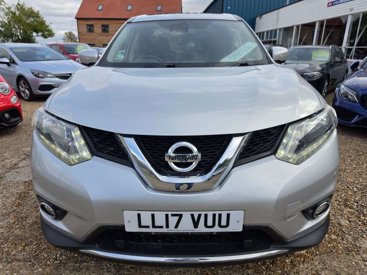 A 2017 NISSAN X-TRAIL 1.6 dCi Acenta SUV 5dr Diesel Manual Euro 6 (s/s) (130 ps) SMART VISION PAC A 2017 NISSAN X-TRAIL 1.6 dCi Acenta SUV 5dr Diesel Manual Euro 6 (s/s) (130 ps) SMART VISION PAC