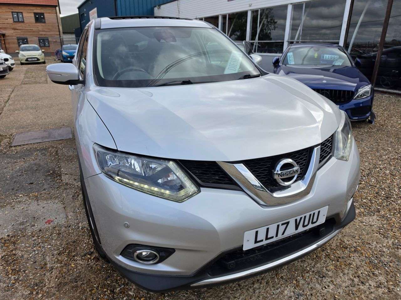 A 2017 NISSAN X-TRAIL 1.6 dCi Acenta SUV 5dr Diesel Manual Euro 6 (s/s) (130 ps) SMART VISION PAC A 2017 NISSAN X-TRAIL 1.6 dCi Acenta SUV 5dr Diesel Manual Euro 6 (s/s) (130 ps) SMART VISION PAC