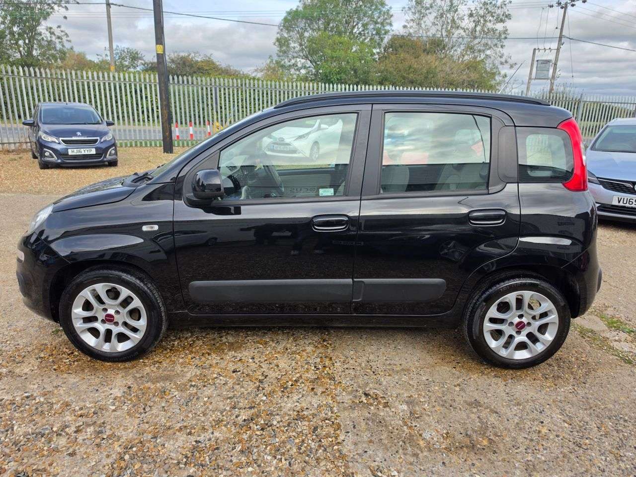 A 2015 FIAT PANDA 1.2 Lounge Hatchback 5dr Petrol Manual Euro 6 (69 bhp) AIRCON , ELECTRIC PA A 2015 FIAT PANDA 1.2 Lounge Hatchback 5dr Petrol Manual Euro 6 (69 bhp) AIRCON , ELECTRIC PA