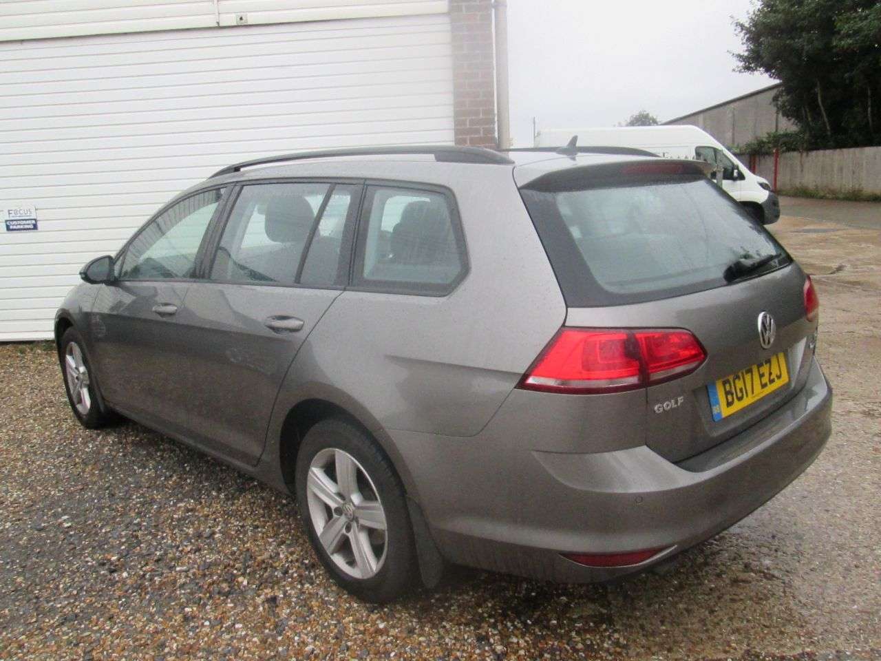 A 2017 VOLKSWAGEN GOLF 1.6 TDI BlueMotion Tech Match Edition Estate 5dr Diesel Manual Euro 6 (s/s) A 2017 VOLKSWAGEN GOLF 1.6 TDI BlueMotion Tech Match Edition Estate 5dr Diesel Manual Euro 6 (s/s)