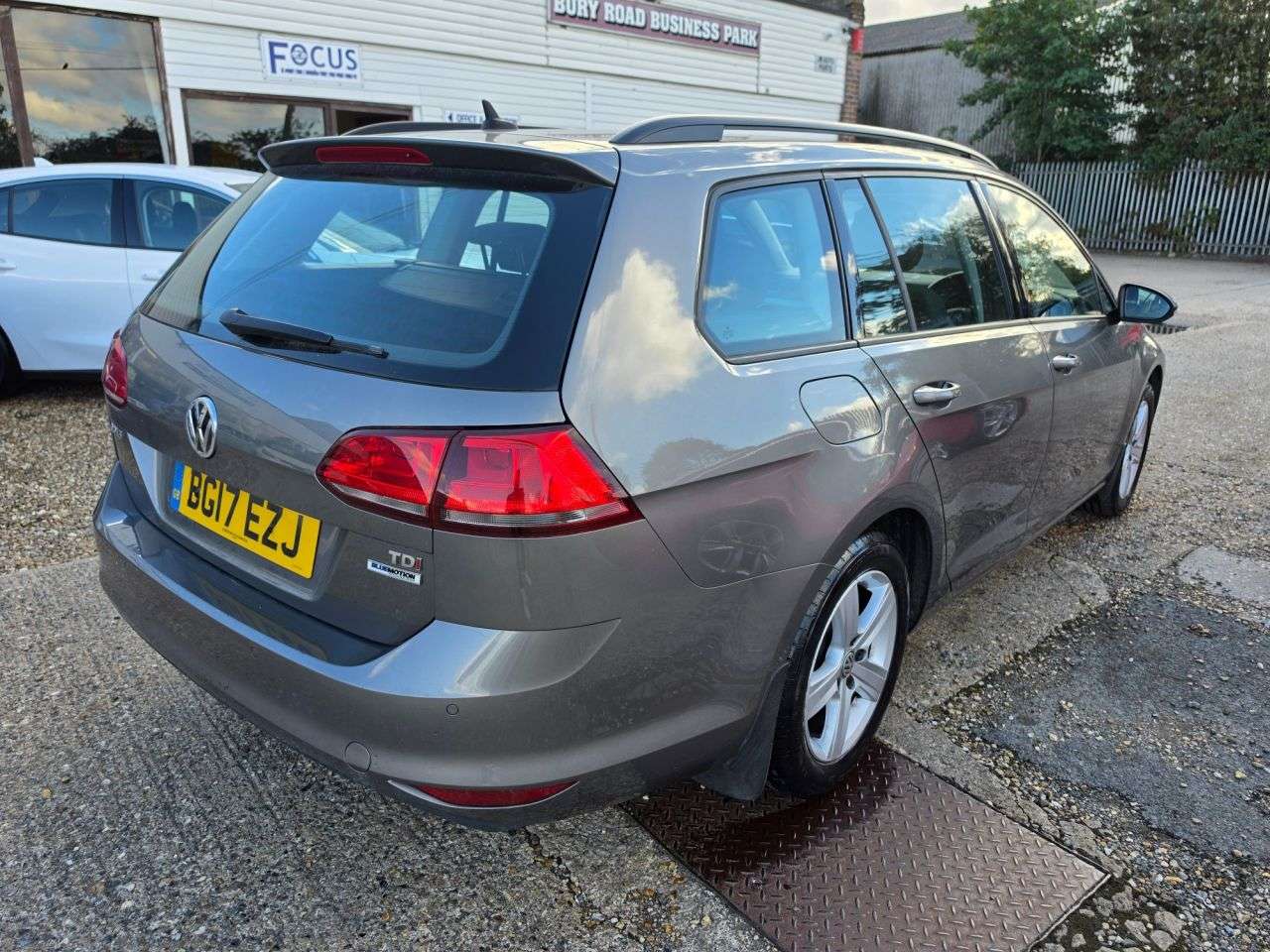 2017 VOLKSWAGEN GOLF 2017 VOLKSWAGEN GOLF