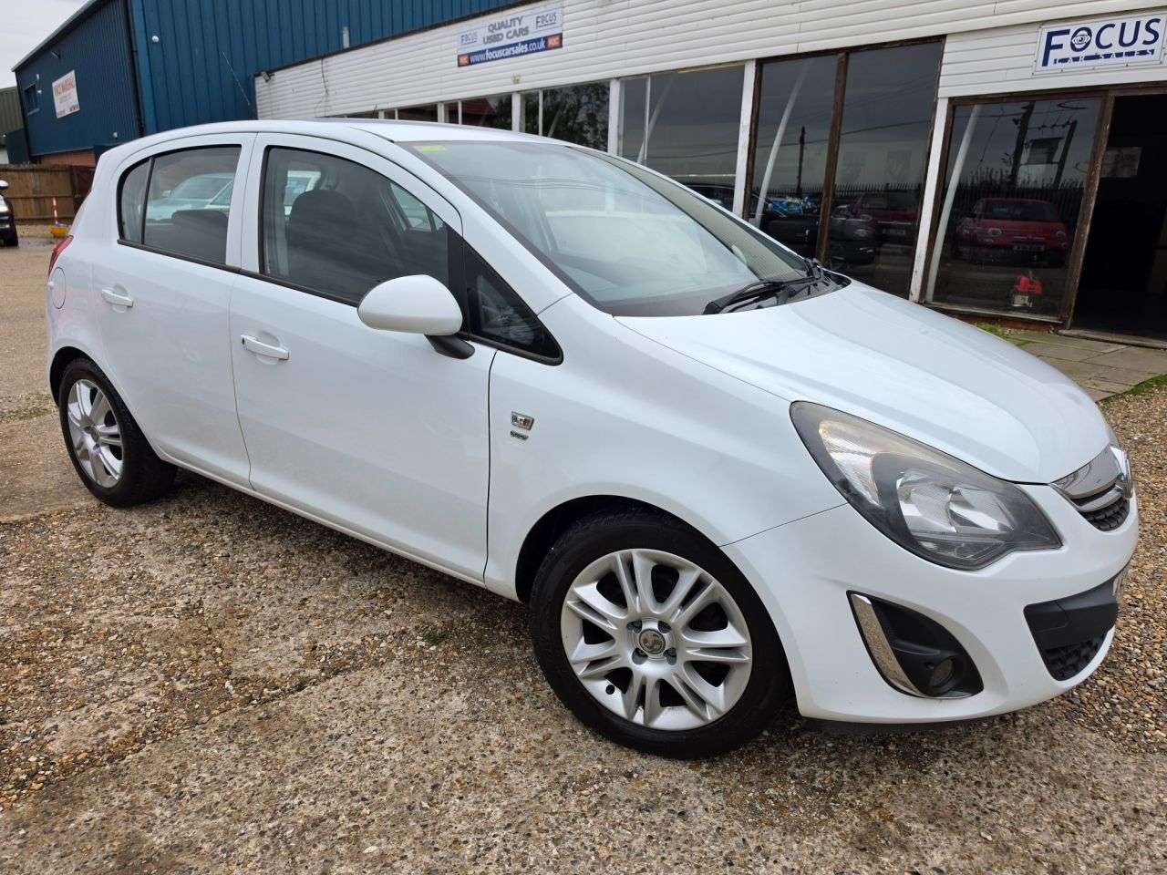 A 2013 VAUXHALL CORSA 1.4 16V Energy Hatchback 5dr Petrol Manual Euro 5 (A/C) (100 ps) WHITE + FI A 2013 VAUXHALL CORSA 1.4 16V Energy Hatchback 5dr Petrol Manual Euro 5 (A/C) (100 ps) WHITE + FI