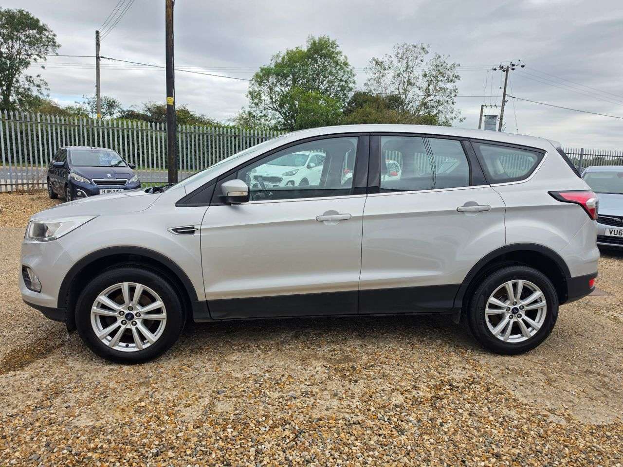 A 2017 FORD KUGA 1.5T EcoBoost Zetec SUV 5dr Petrol Manual Euro 6 (s/s) (150 ps) PETROL + UL A 2017 FORD KUGA 1.5T EcoBoost Zetec SUV 5dr Petrol Manual Euro 6 (s/s) (150 ps) PETROL + UL