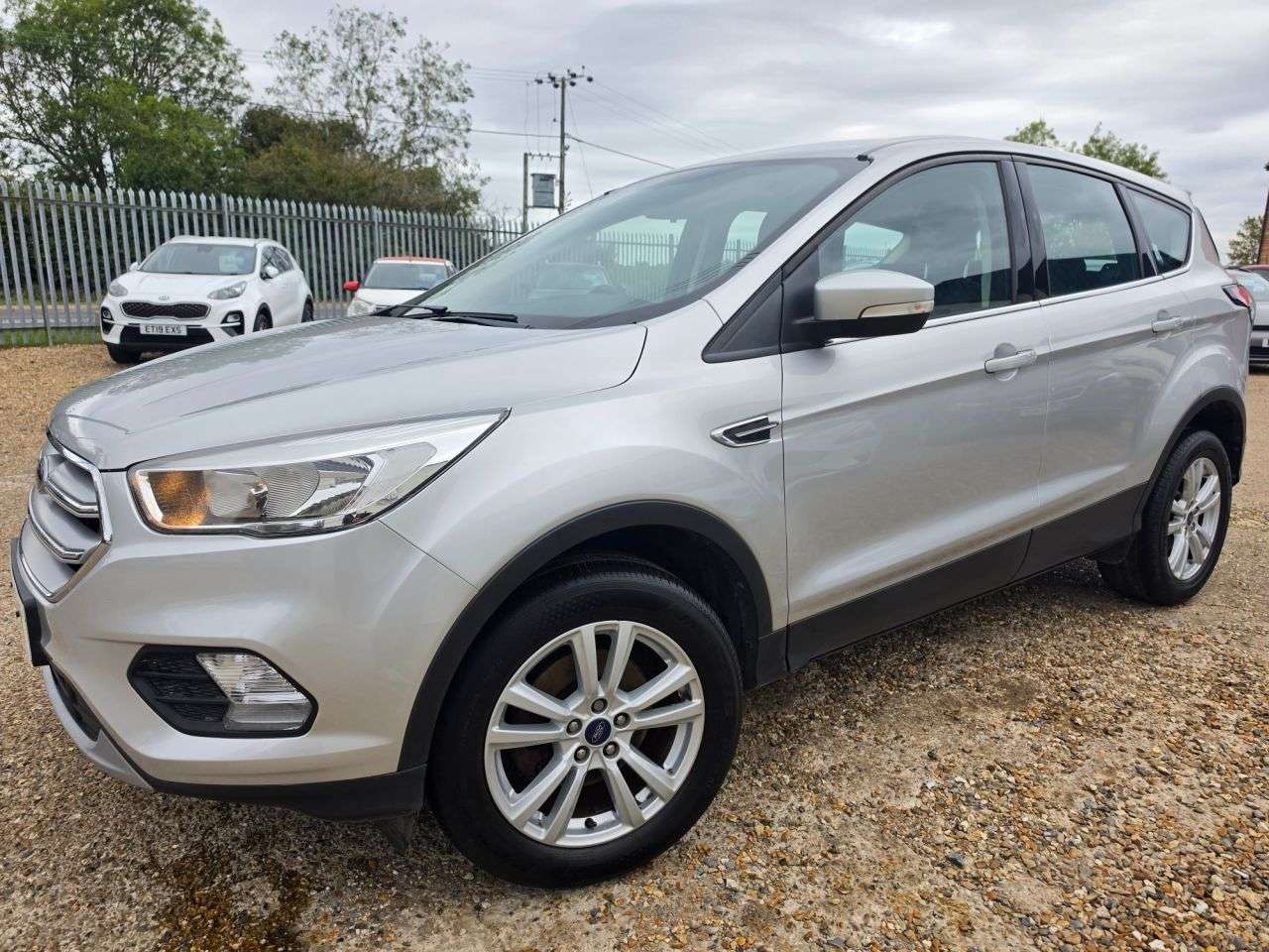 A 2017 FORD KUGA 1.5T EcoBoost Zetec SUV 5dr Petrol Manual Euro 6 (s/s) (150 ps) PETROL + UL A 2017 FORD KUGA 1.5T EcoBoost Zetec SUV 5dr Petrol Manual Euro 6 (s/s) (150 ps) PETROL + UL
