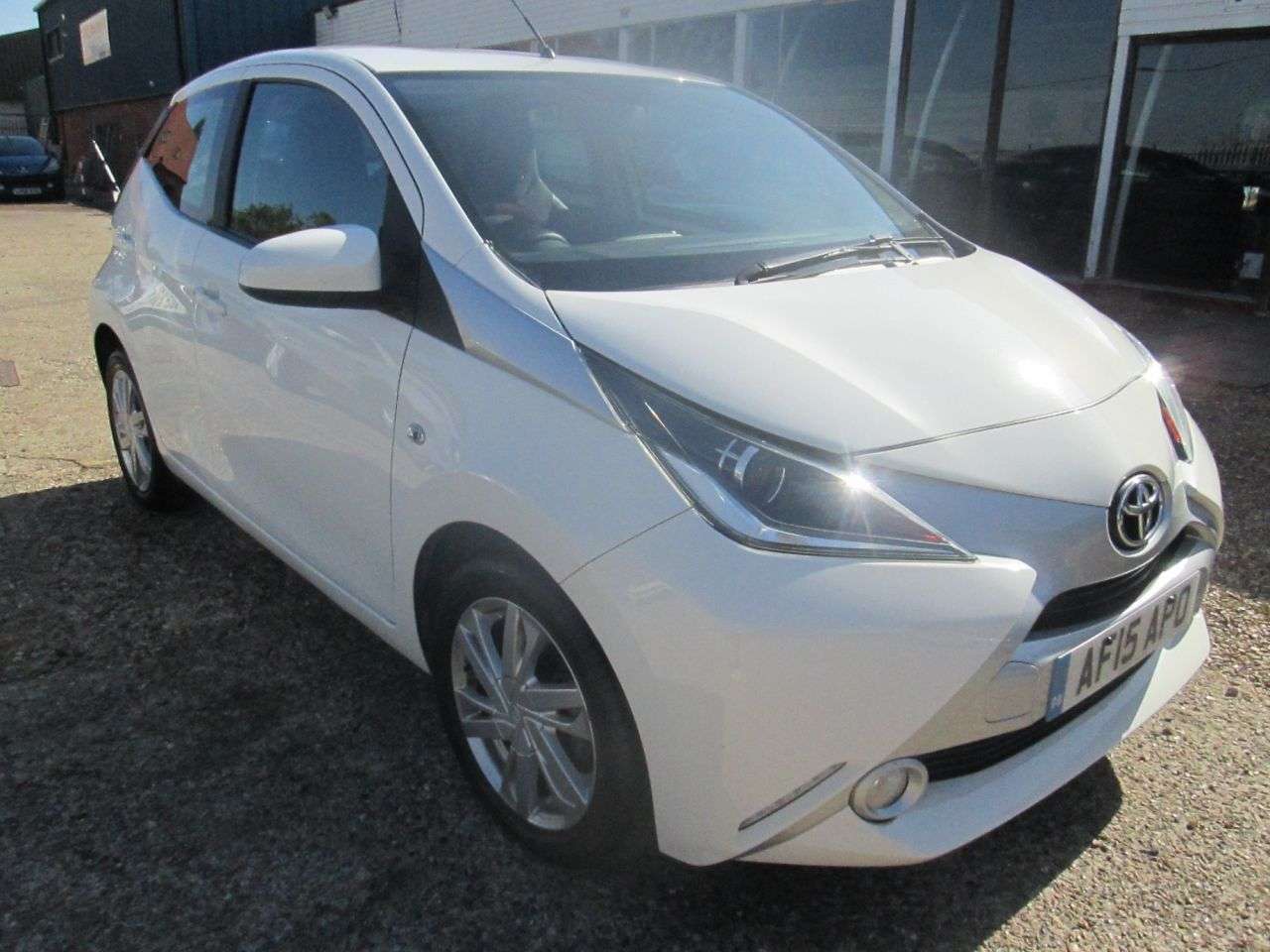 A 2015 TOYOTA AYGO 1.0 VVT-i x-pression Hatchback 5dr Petrol Manual Euro 5 Euro 5 (68 ps) LOW A 2015 TOYOTA AYGO 1.0 VVT-i x-pression Hatchback 5dr Petrol Manual Euro 5 Euro 5 (68 ps) LOW