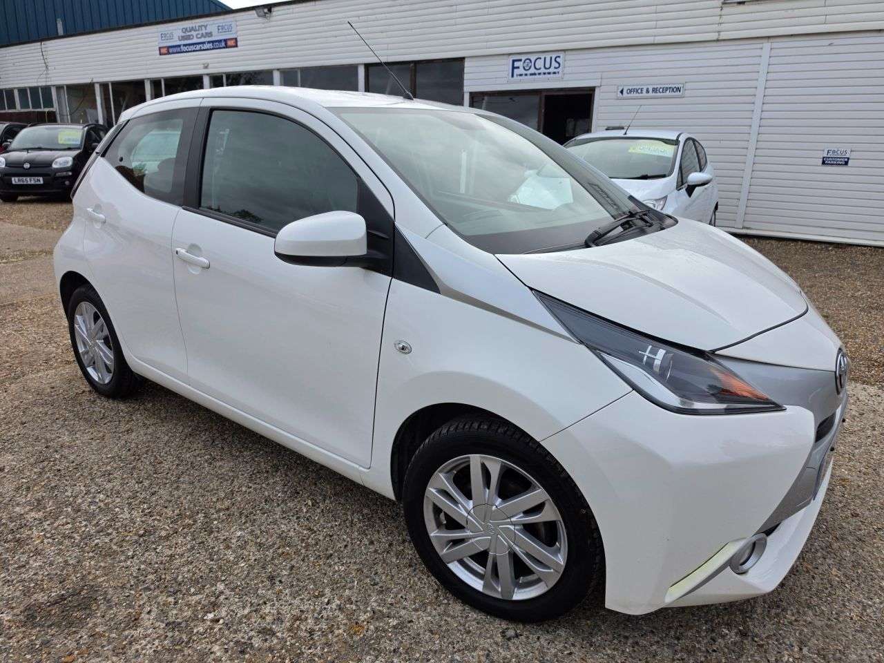 A 2015 TOYOTA AYGO 1.0 VVT-i x-pression Hatchback 5dr Petrol Manual Euro 5 Euro 5 (68 ps) COLD A 2015 TOYOTA AYGO 1.0 VVT-i x-pression Hatchback 5dr Petrol Manual Euro 5 Euro 5 (68 ps) COLD