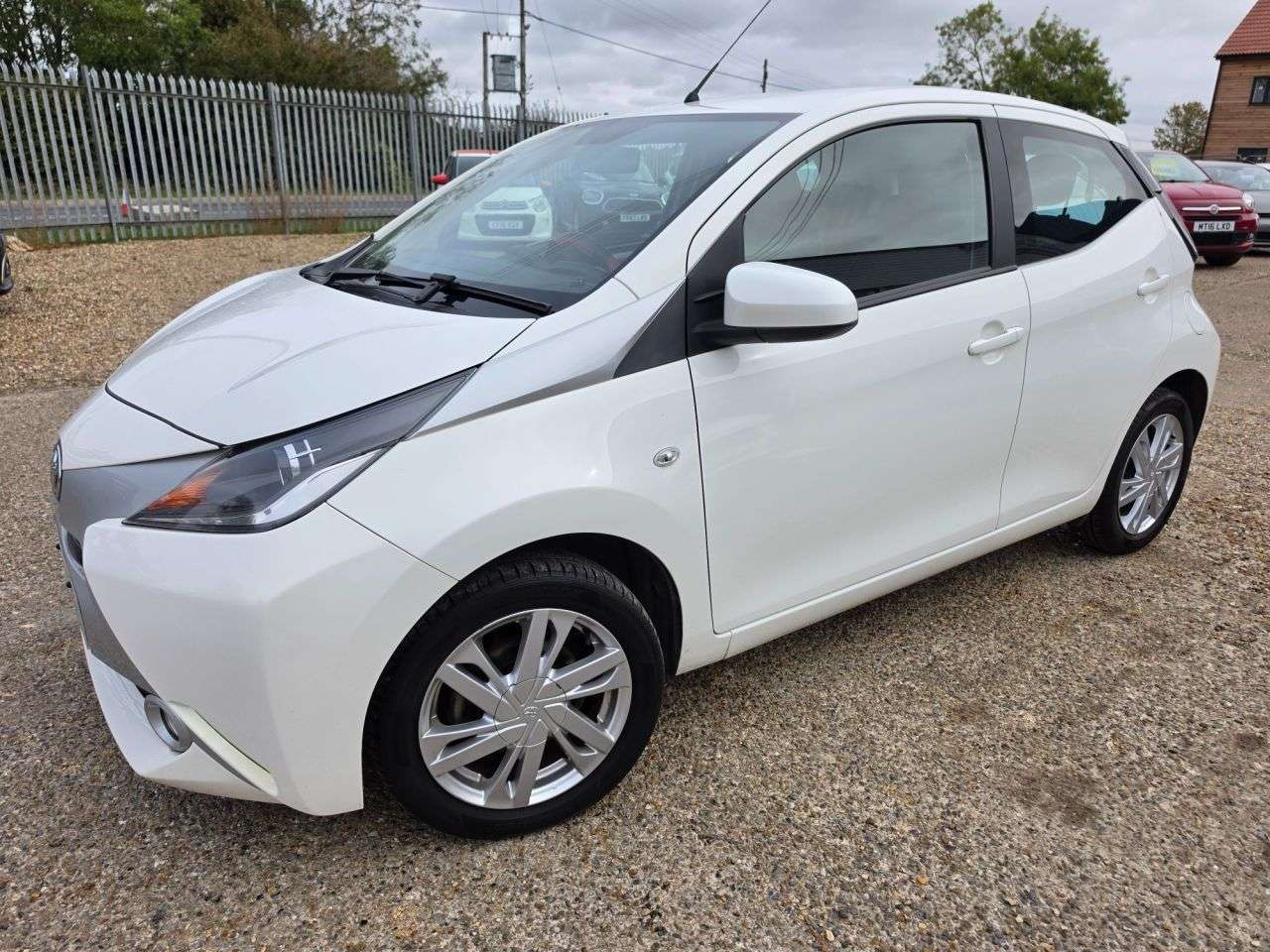 A 2015 TOYOTA AYGO 1.0 VVT-i x-pression Hatchback 5dr Petrol Manual Euro 5 Euro 5 (68 ps) COLD A 2015 TOYOTA AYGO 1.0 VVT-i x-pression Hatchback 5dr Petrol Manual Euro 5 Euro 5 (68 ps) COLD