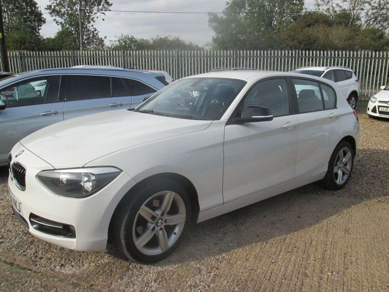 A 2014 BMW 1 SERIES 2.0 116d Sport Hatchback 5dr Diesel Manual Euro 5 (s/s) (116 ps) FSH + 2KEY A 2014 BMW 1 SERIES 2.0 116d Sport Hatchback 5dr Diesel Manual Euro 5 (s/s) (116 ps) FSH + 2KEY