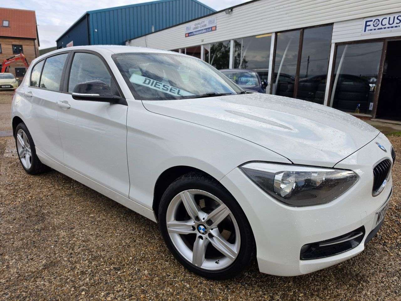 A 2014 BMW 1 SERIES 2.0 116d Sport Hatchback 5dr Diesel Manual Euro 5 (s/s) (116 ps) FSH + 2KEY A 2014 BMW 1 SERIES 2.0 116d Sport Hatchback 5dr Diesel Manual Euro 5 (s/s) (116 ps) FSH + 2KEY