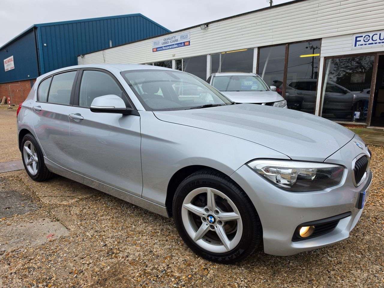 A 2015 BMW 1 SERIES 1.5 118i SE Hatchback 5dr Petrol Manual Euro 6 (s/s) (136 ps) £35 TAX + CLI A 2015 BMW 1 SERIES 1.5 118i SE Hatchback 5dr Petrol Manual Euro 6 (s/s) (136 ps) £35 TAX + CLI