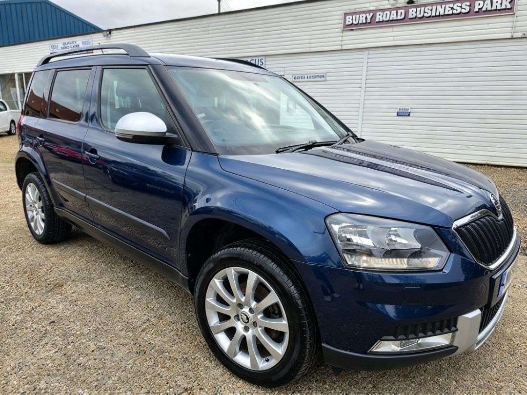 A 2017 SKODA YETI 1.2 TSI SE Outdoor 5dr Petrol Manual Euro 6 (s/s) (110 ps) ANDROID AUTO + A A 2017 SKODA YETI 1.2 TSI SE Outdoor 5dr Petrol Manual Euro 6 (s/s) (110 ps) ANDROID AUTO + A
