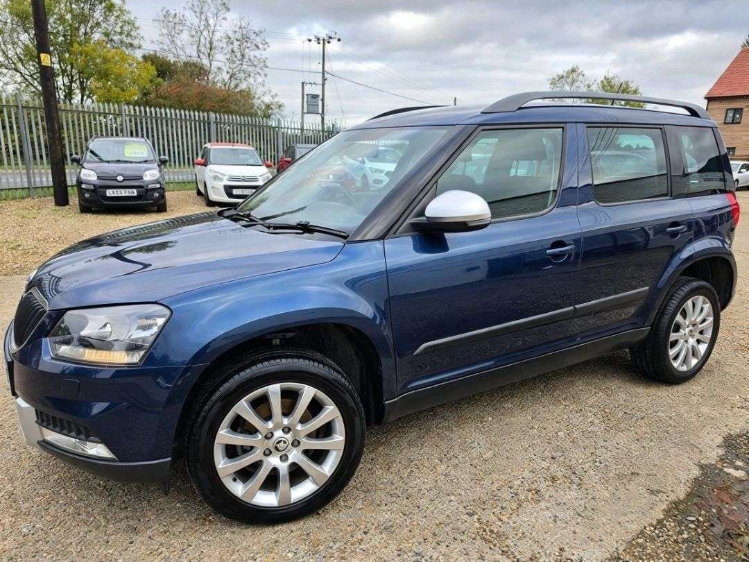 A 2017 SKODA YETI 1.2 TSI SE Outdoor 5dr Petrol Manual Euro 6 (s/s) (110 ps) ANDROID AUTO + A A 2017 SKODA YETI 1.2 TSI SE Outdoor 5dr Petrol Manual Euro 6 (s/s) (110 ps) ANDROID AUTO + A