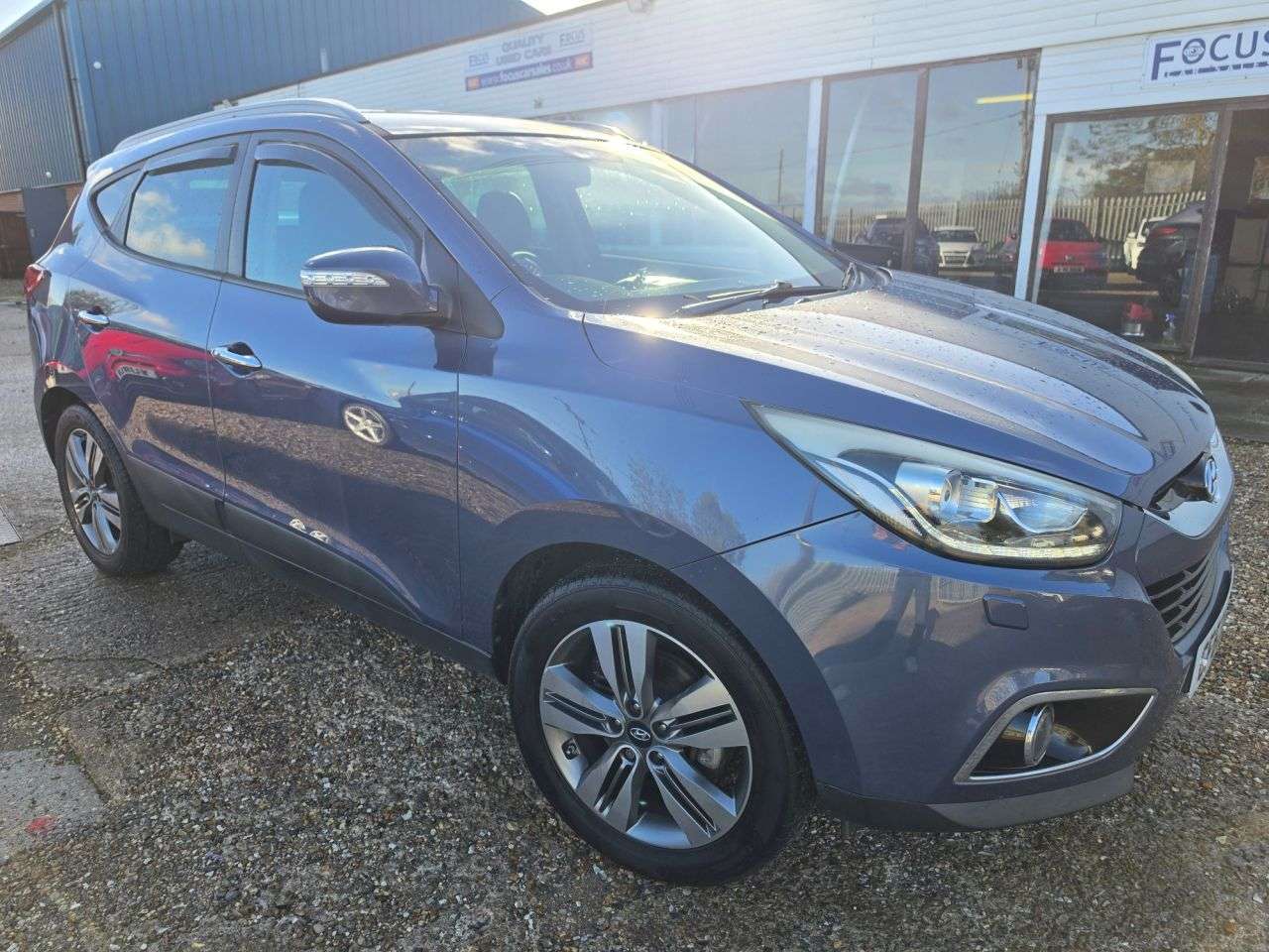 A 2013 HYUNDAI IX35 2.0 CRDi Premium SUV 5dr Diesel Manual 4WD Euro 5 (134 bhp) SAT NAV + REVER A 2013 HYUNDAI IX35 2.0 CRDi Premium SUV 5dr Diesel Manual 4WD Euro 5 (134 bhp) SAT NAV + REVER
