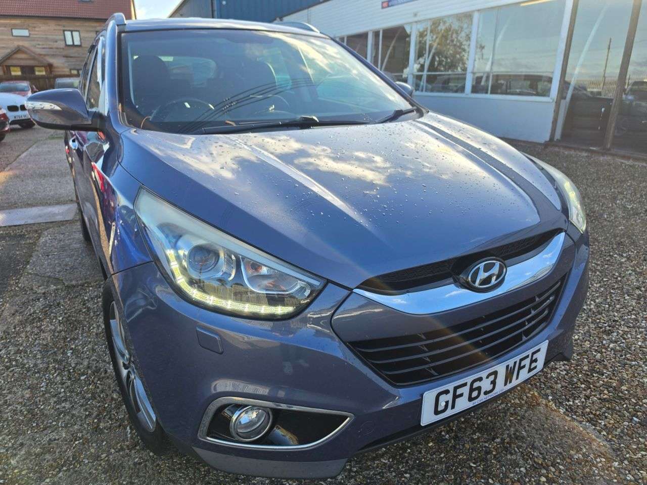 A 2013 HYUNDAI IX35 2.0 CRDi Premium SUV 5dr Diesel Manual 4WD Euro 5 (134 bhp) SAT NAV + REVER A 2013 HYUNDAI IX35 2.0 CRDi Premium SUV 5dr Diesel Manual 4WD Euro 5 (134 bhp) SAT NAV + REVER