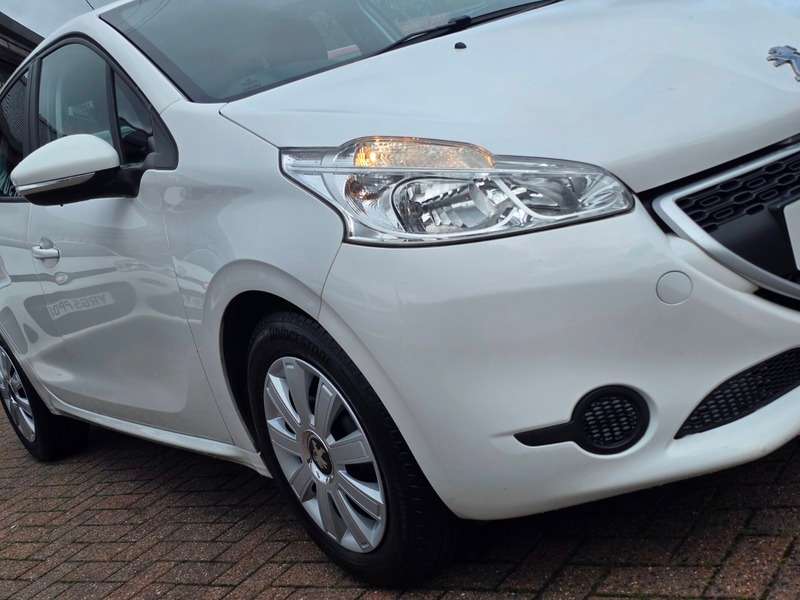 2014 PEUGEOT 208 2014 PEUGEOT 208
