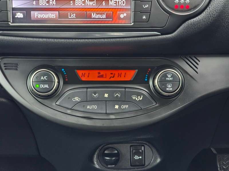 2015 TOYOTA YARIS 2015 TOYOTA YARIS