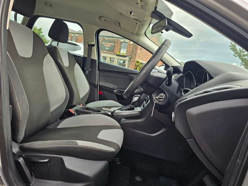 A 2013 FORD FOCUS ZETEC A 2013 FORD FOCUS ZETEC