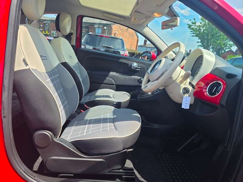 A 2019 FIAT 500 LOUNGE A 2019 FIAT 500 LOUNGE