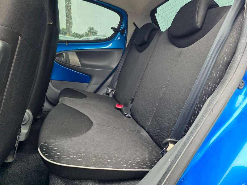 2012 PEUGEOT 107 2012 PEUGEOT 107