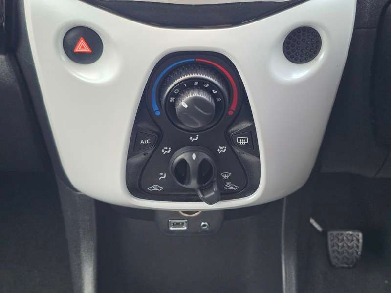 2016 TOYOTA AYGO 2016 TOYOTA AYGO