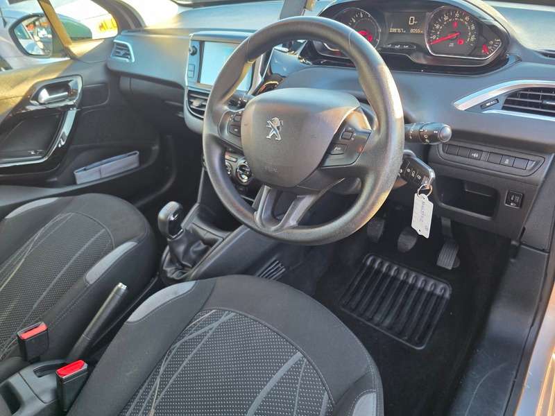 2013 PEUGEOT 208 2013 PEUGEOT 208
