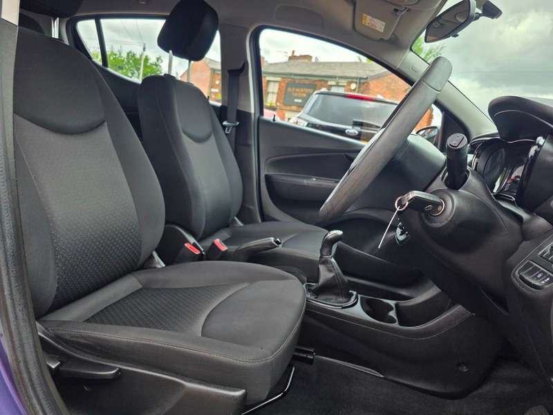 A 2016 VAUXHALL VIVA SE AC A 2016 VAUXHALL VIVA SE AC