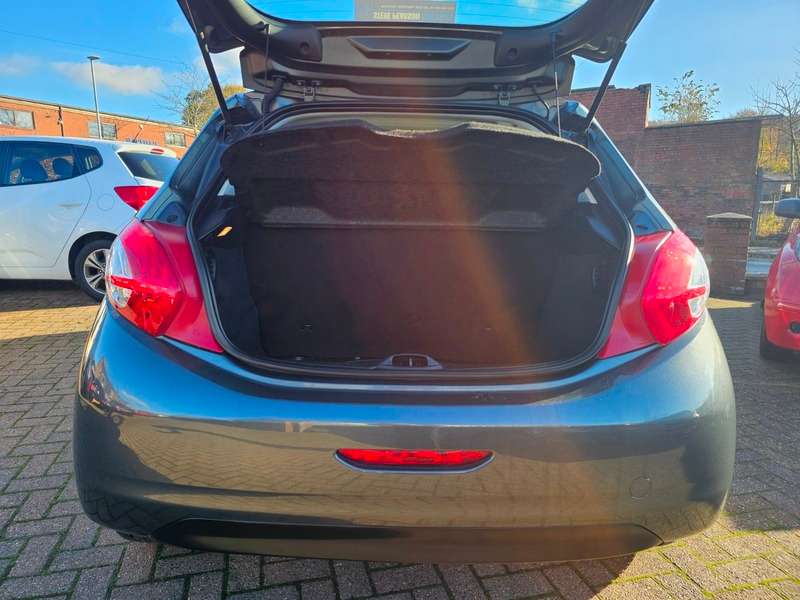 2014 PEUGEOT 208 2014 PEUGEOT 208