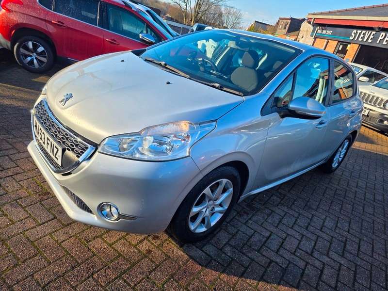 2013 PEUGEOT 208 2013 PEUGEOT 208