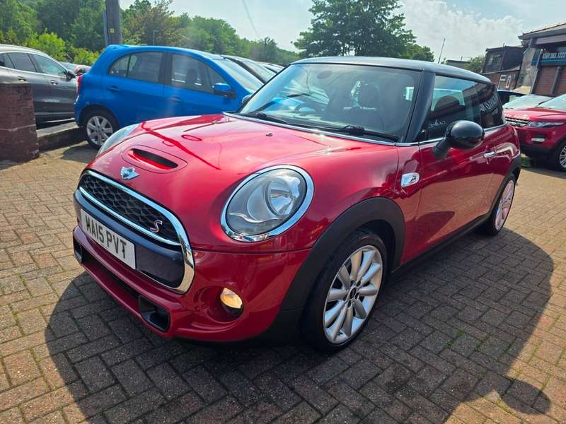 A 2015 MINI MINI COOPER S A 2015 MINI MINI COOPER S