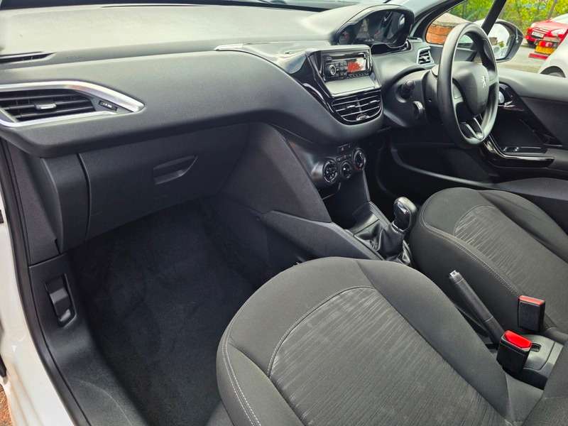 2014 PEUGEOT 208 2014 PEUGEOT 208