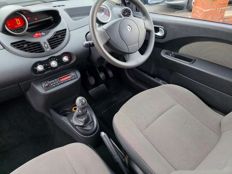 2011 RENAULT TWINGO 2011 RENAULT TWINGO