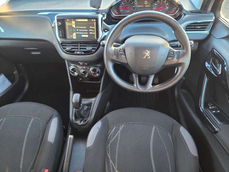 2013 PEUGEOT 208 2013 PEUGEOT 208