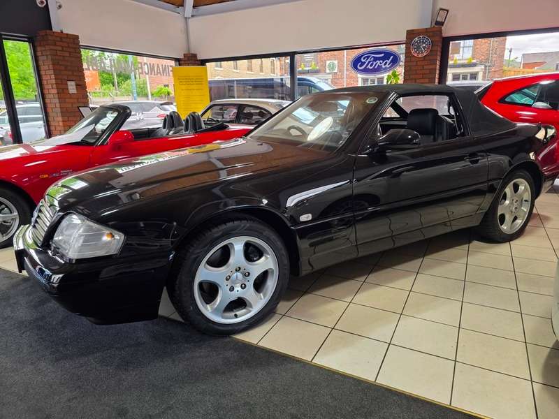 A 2000 MERCEDES SL CLASS SL320 A 2000 MERCEDES SL CLASS SL320