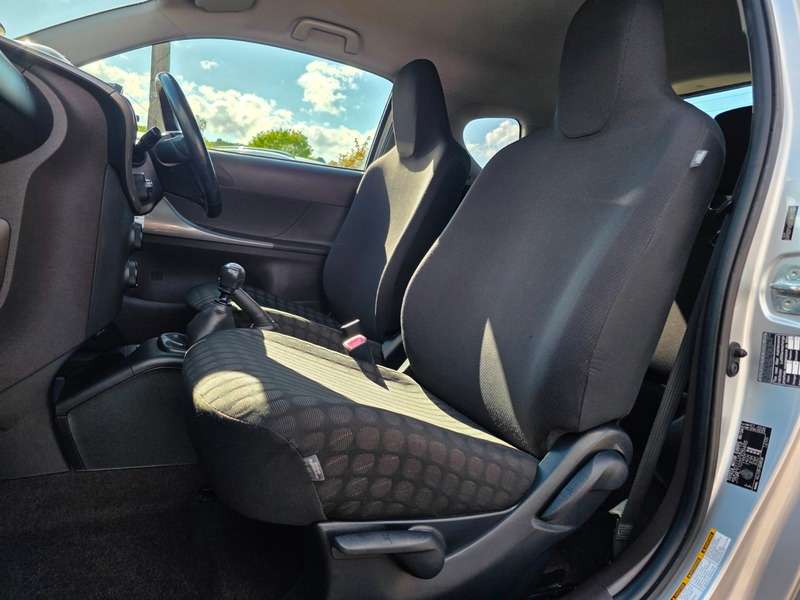 2009 TOYOTA IQ 2009 TOYOTA IQ