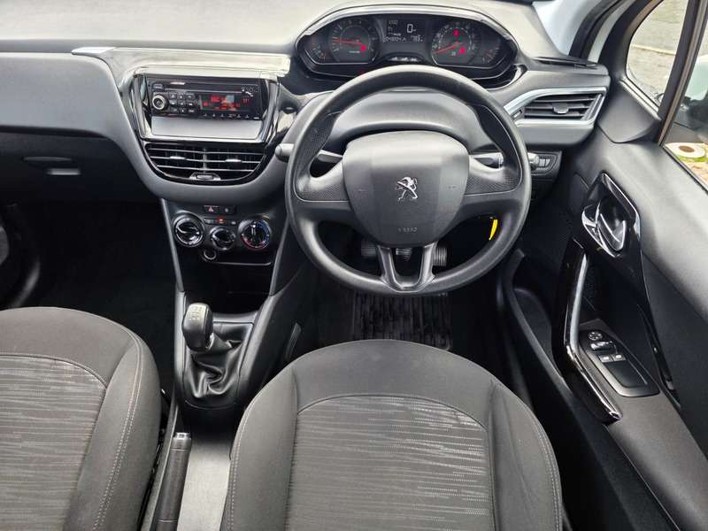 2014 PEUGEOT 208 2014 PEUGEOT 208