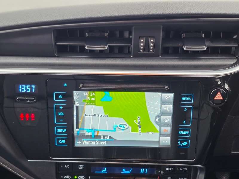 2018 TOYOTA AURIS 2018 TOYOTA AURIS