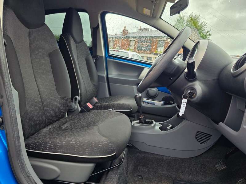 A 2012 PEUGEOT 107 URBAN A 2012 PEUGEOT 107 URBAN